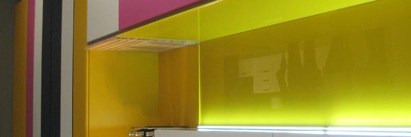 Helen-Granzote-Eurocucina-linhas-retas-e-cores